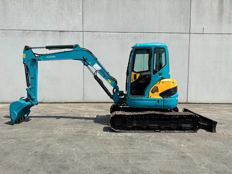 اليابان تبيع حفرة كوبوتا مستعملة من يد ثانية KX155-3