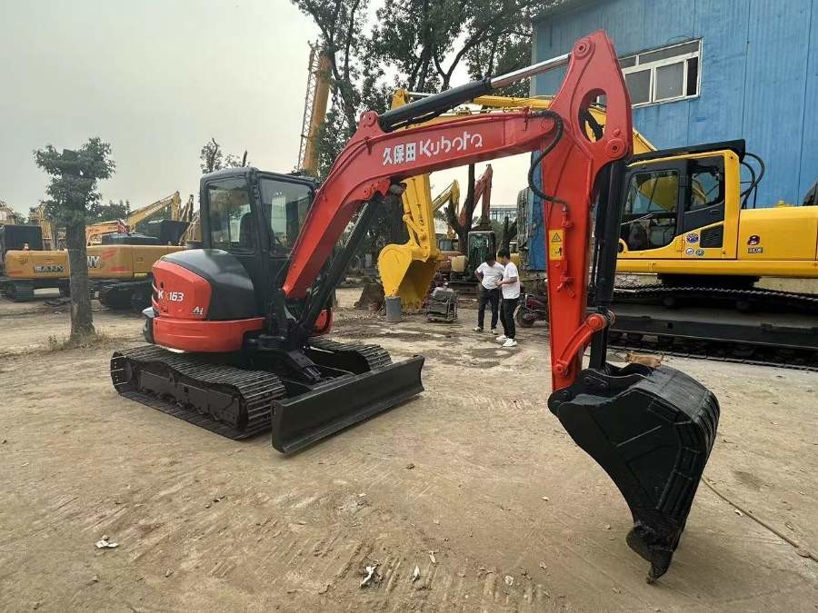 Kubota Kx163 حفرة من الجودة العالية الحفرة المستخدمة Kx165 Kx161 هيدروليكية مصغرة