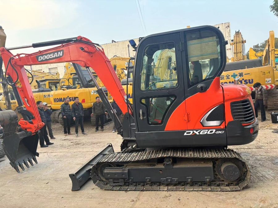 كوريا محفر دوسان مستعمل للبيع يد ثانية DX60 Jindongyu الآلات